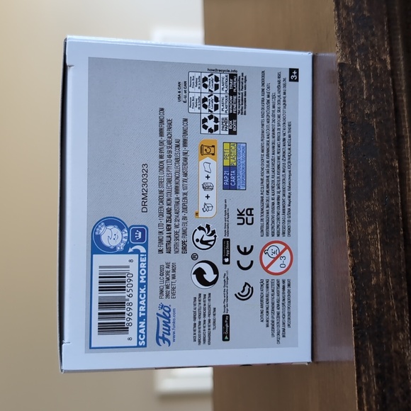 Pokemon Funko Pop Espeon Flocked Special Edition #884 - Picture 4 of 8